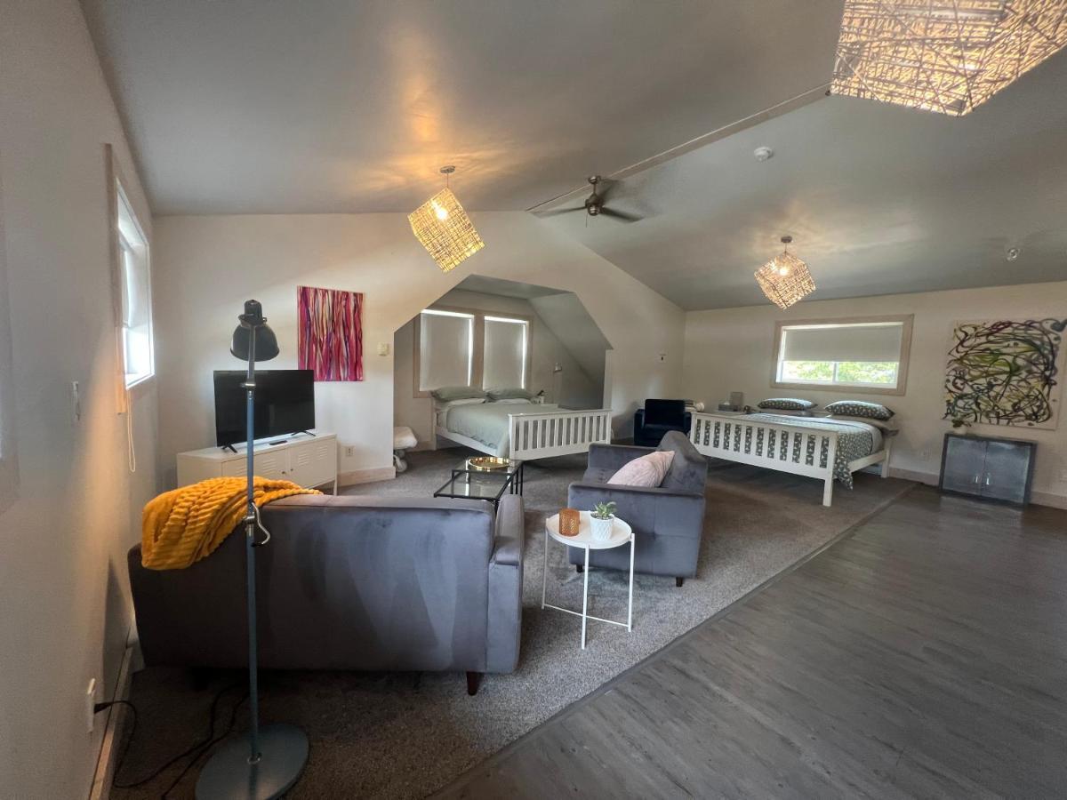 Fieldstone Guesthouse 클리어워터비치 외부 사진